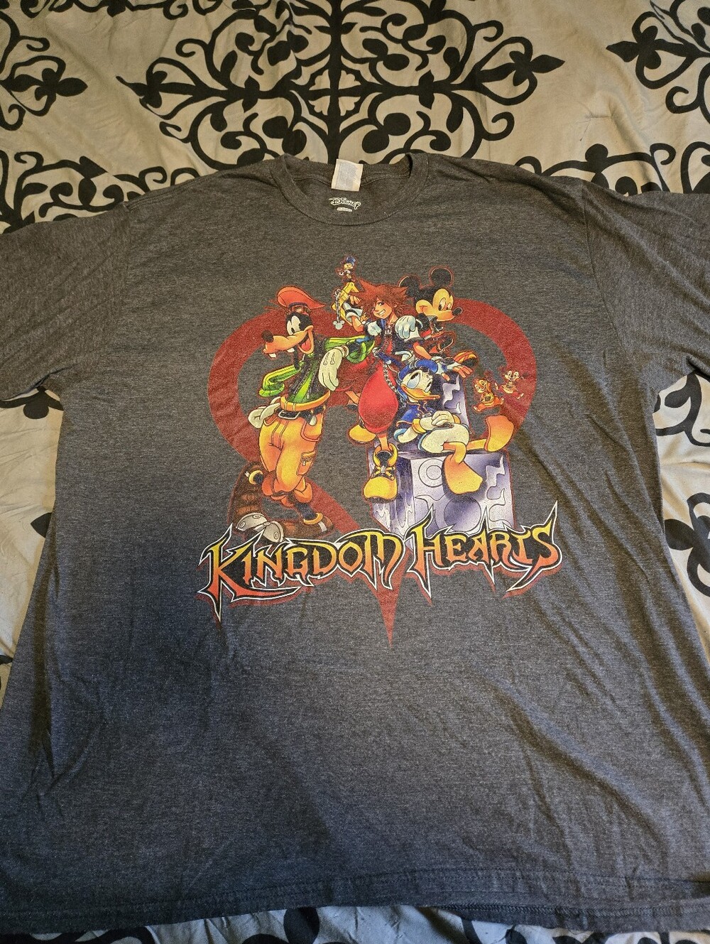 Kingdom Hearts T-shirt XXL